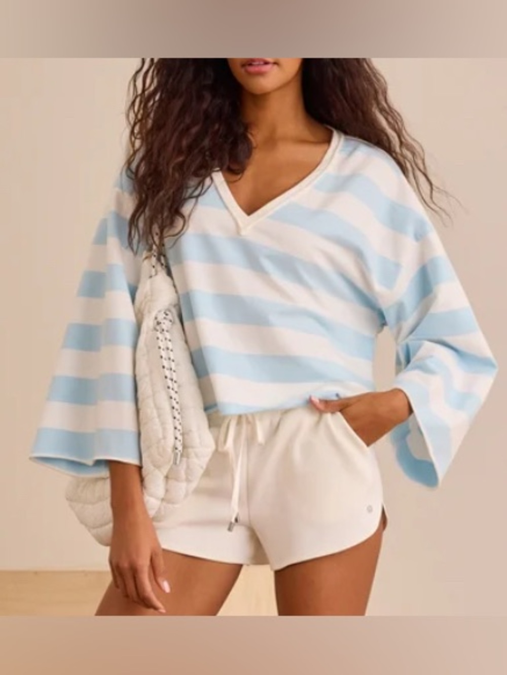 Altard State Blue/Ivory Stripe V-Neck
Pullover Long Flared Sleeve Tee: Small